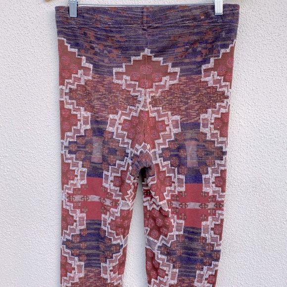 Free People Pants - FREE PEOPLE knit leggings tribal boho pant stretch warm Aztec women’s L zig zag